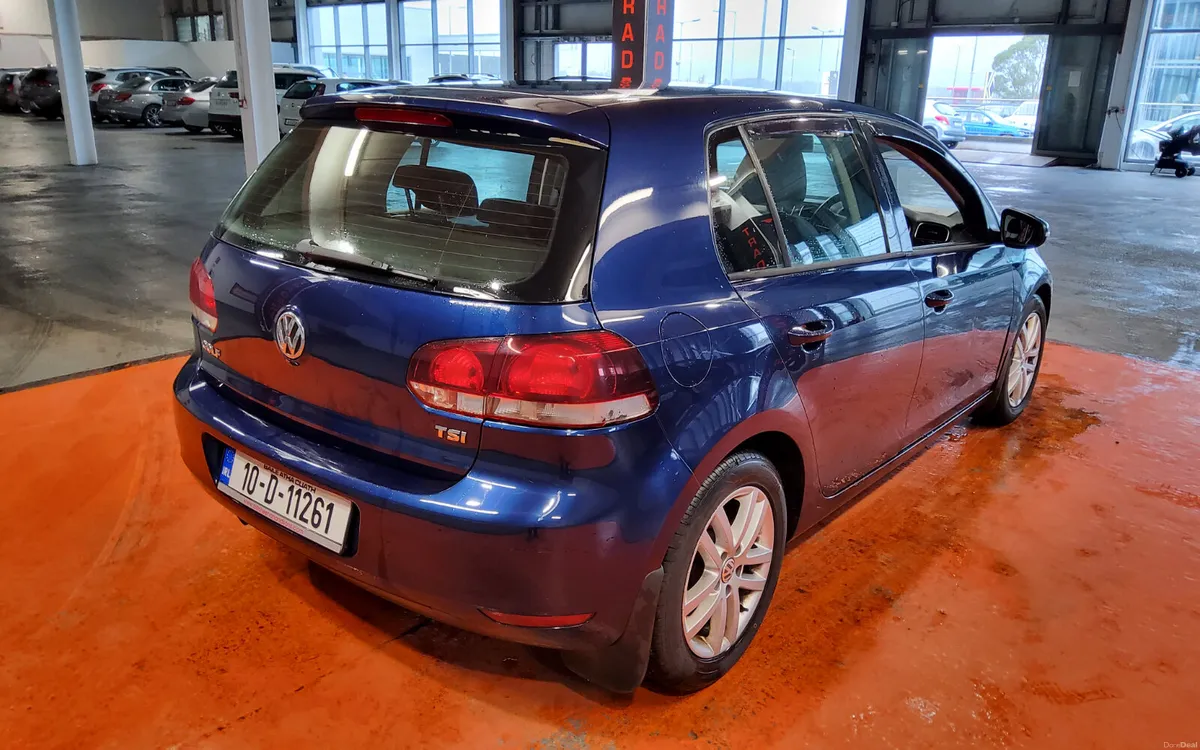 Volkswagen Golf 2010 - Image 4