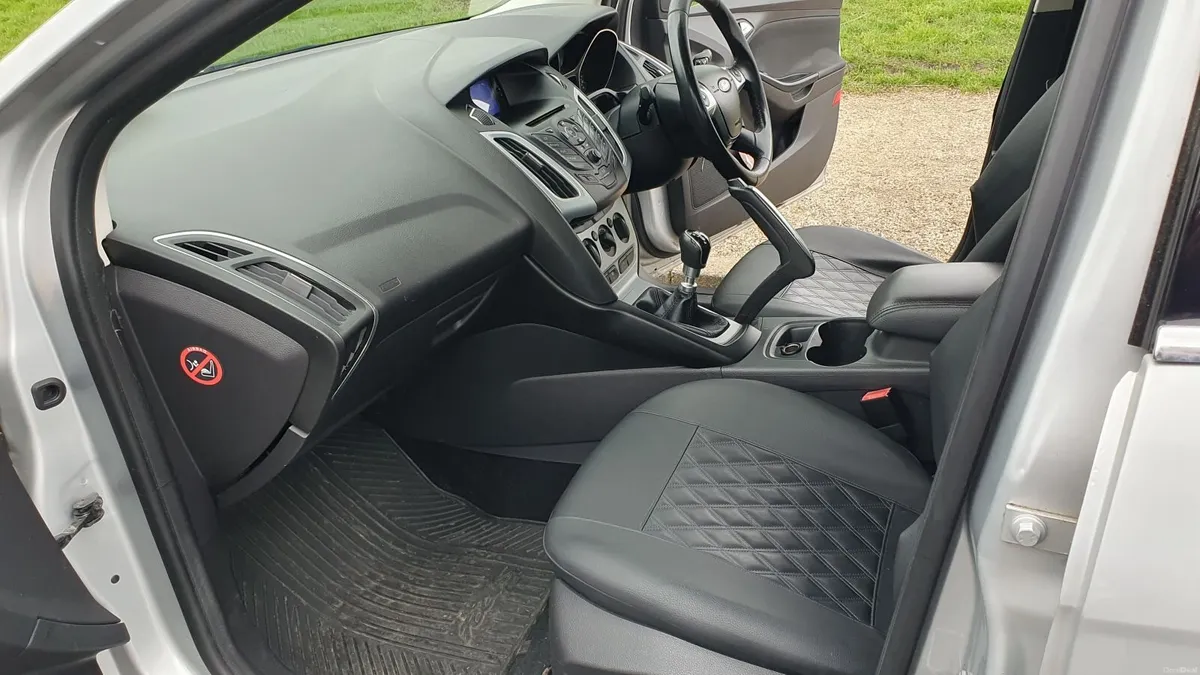 Ford Focus 2012 - Image 4