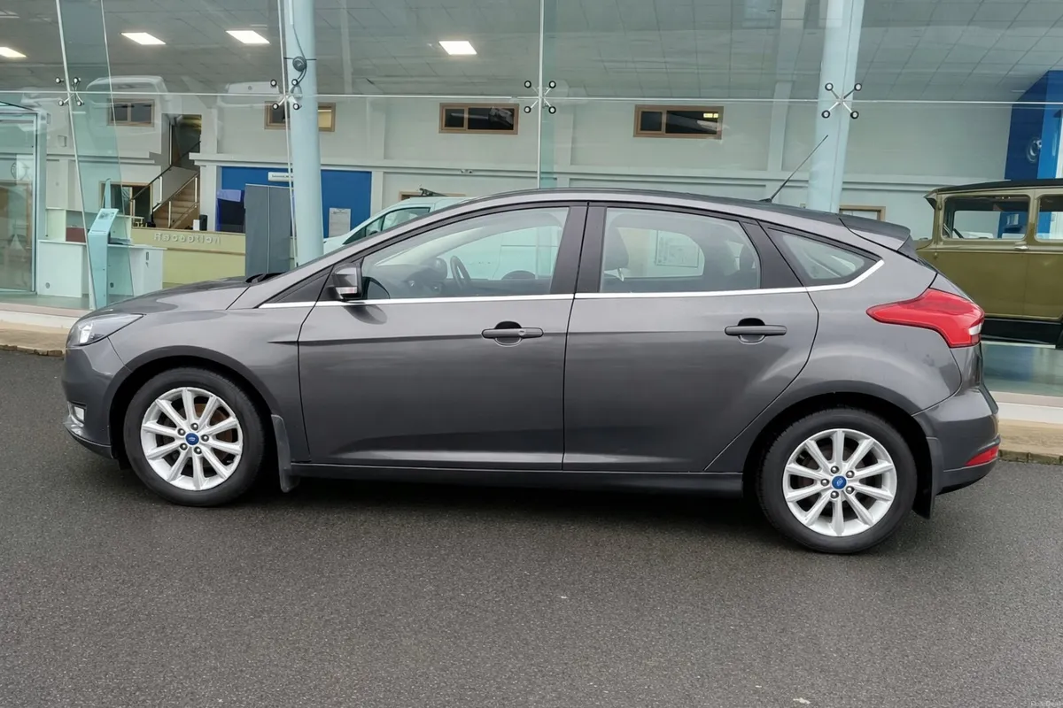 Ford Focus 1.5TDCi 95ps - Image 2