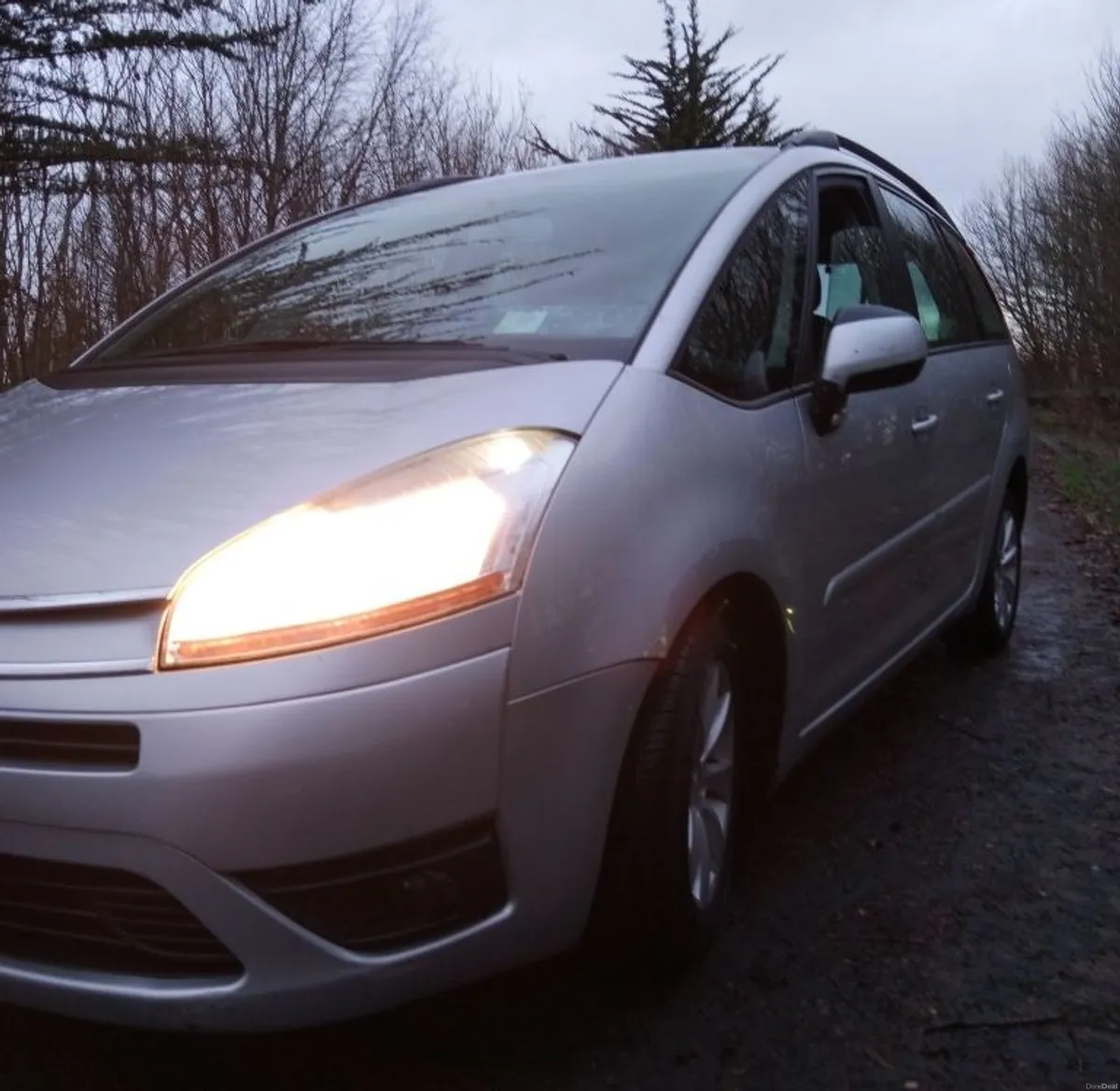 2010 C4 7SEATER NCT 06/26 - Image 2