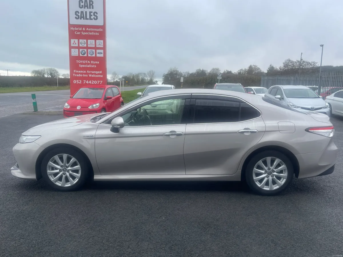 2019-2 Toyota Camry - Image 4