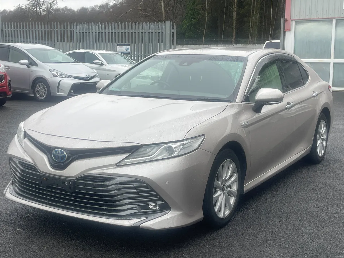 2019-2 Toyota Camry - Image 3