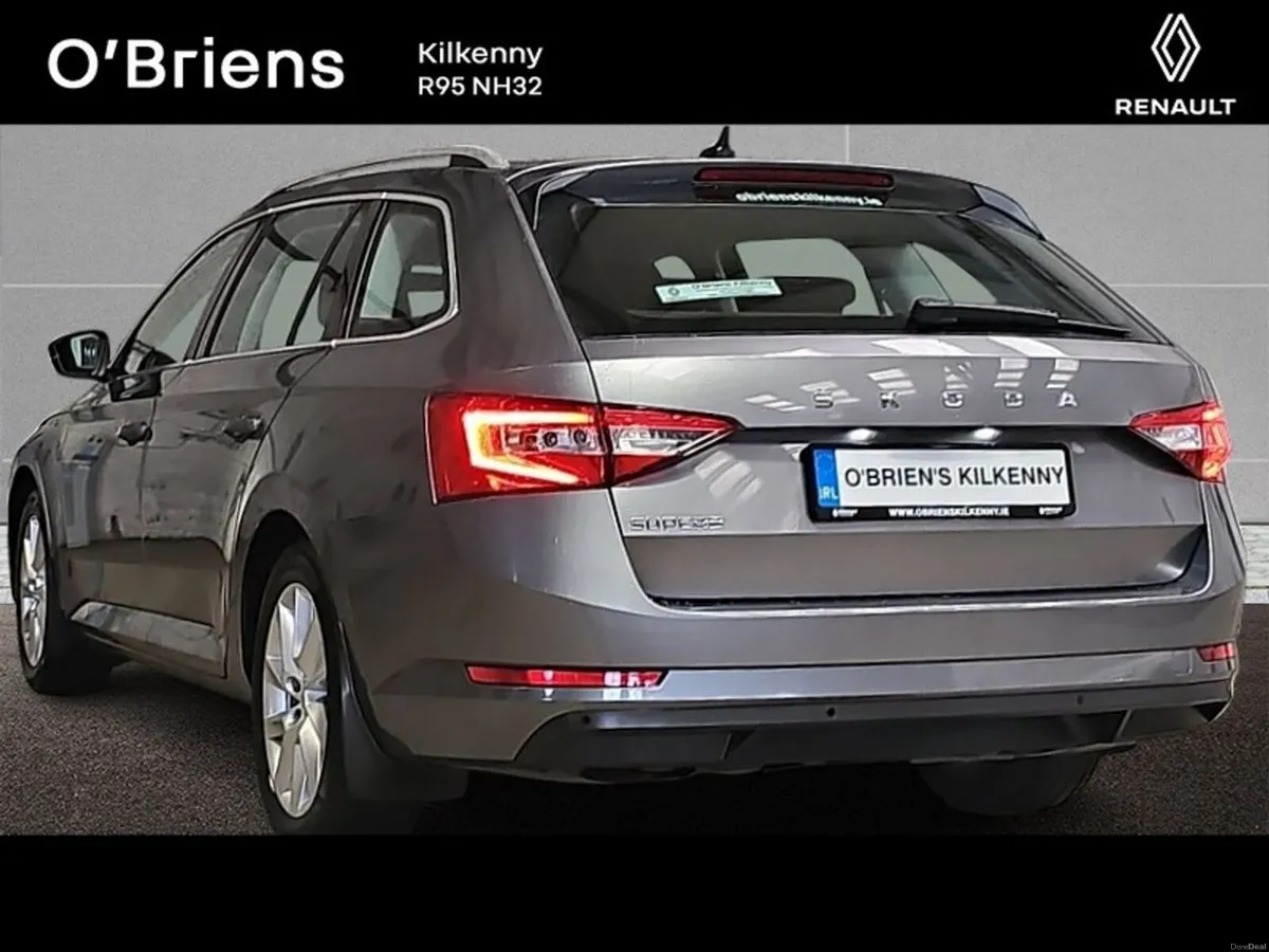 Skoda Superb ESTATE STYLE 2.0 TDI 150 BHP DSG / AU - Image 3