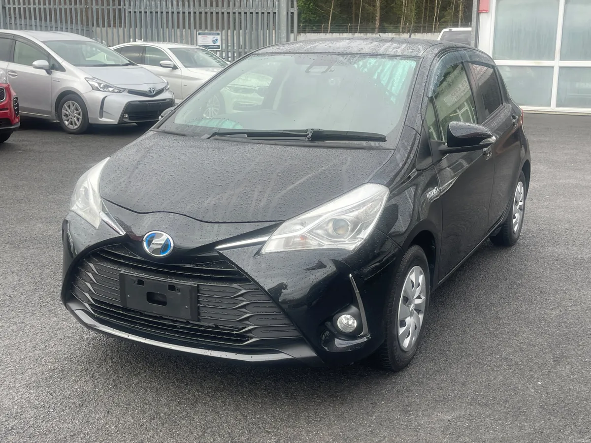 2017-1 Toyota Yaris - Image 3