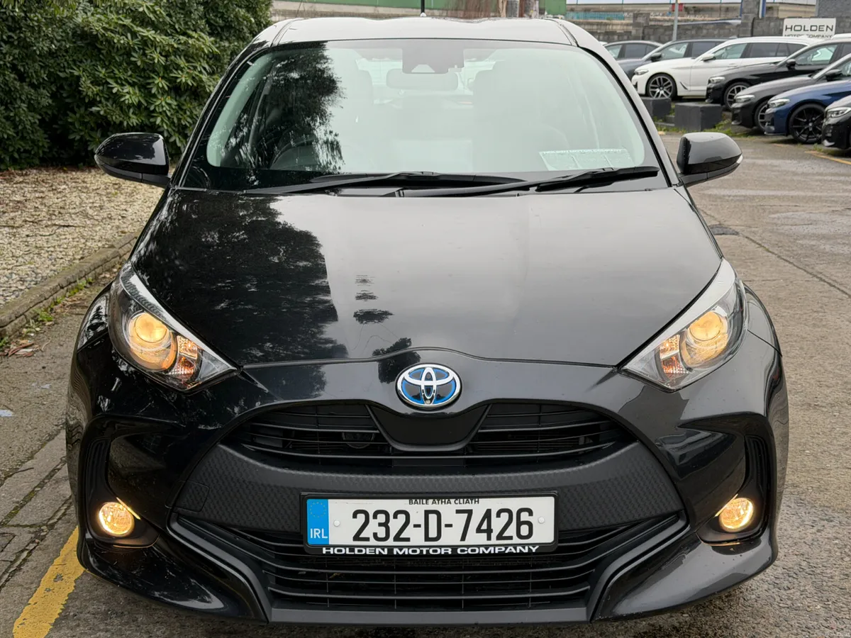 Toyota Yaris 2023..apple carplay..rear camera - Image 4