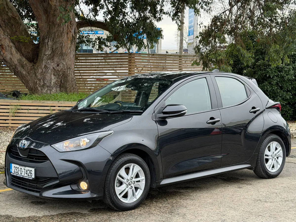 Toyota Yaris 2023..apple carplay..rear camera - Image 3
