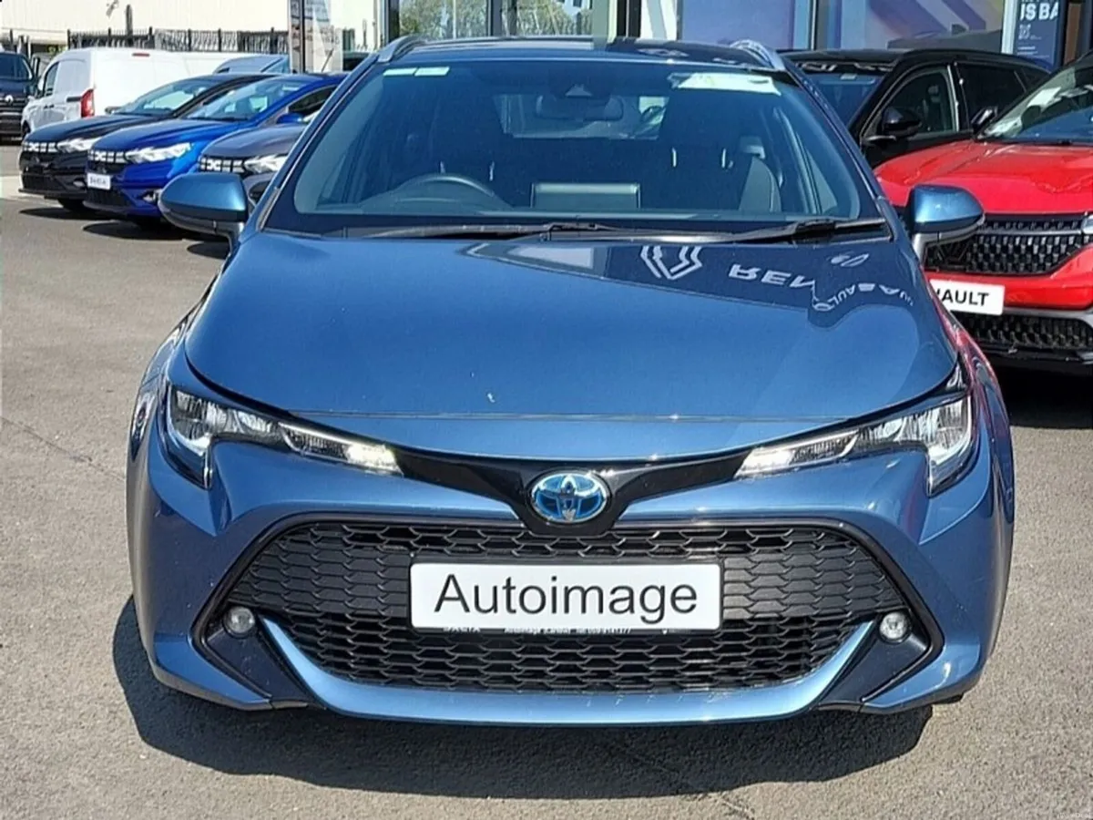 Toyota Corolla 1.8 Hybrid Luna - Image 2