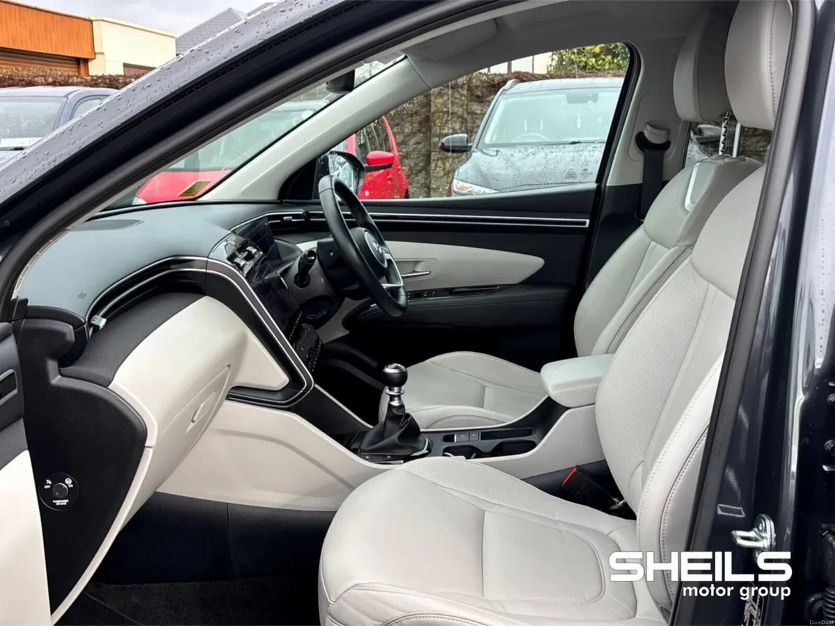 Hyundai Tucson 2WD Executive Plus - Image 4