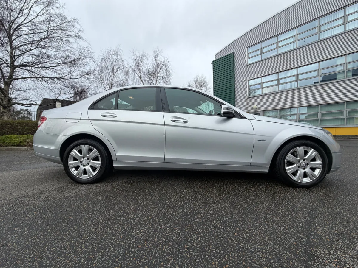 Mercedes-Benz  C200 CDI Automatic - Image 3