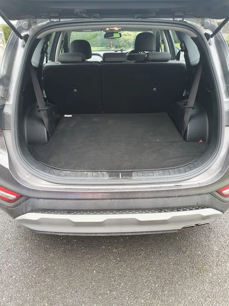 Hyundai Santa Fe 2018 - Image 4