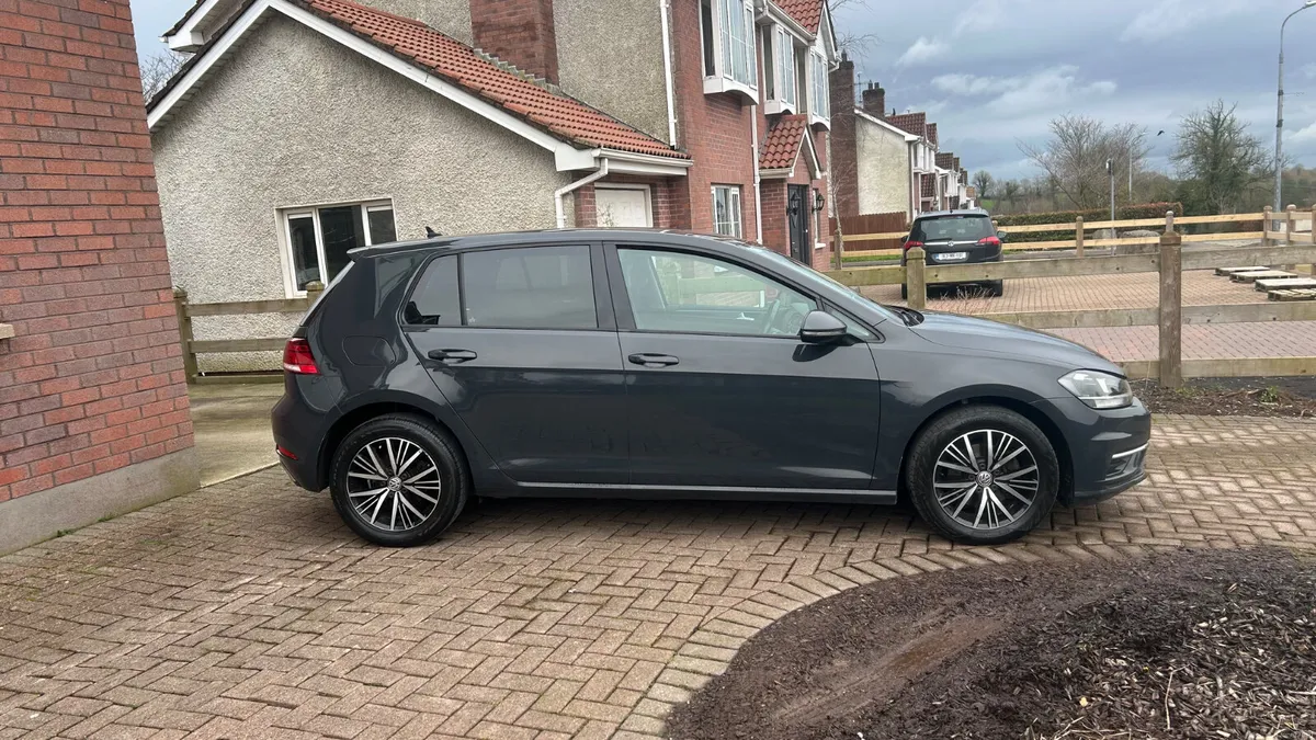 Volkswagen Golf  1.6 tdi 2017. (NCTd 10/27) - Image 2