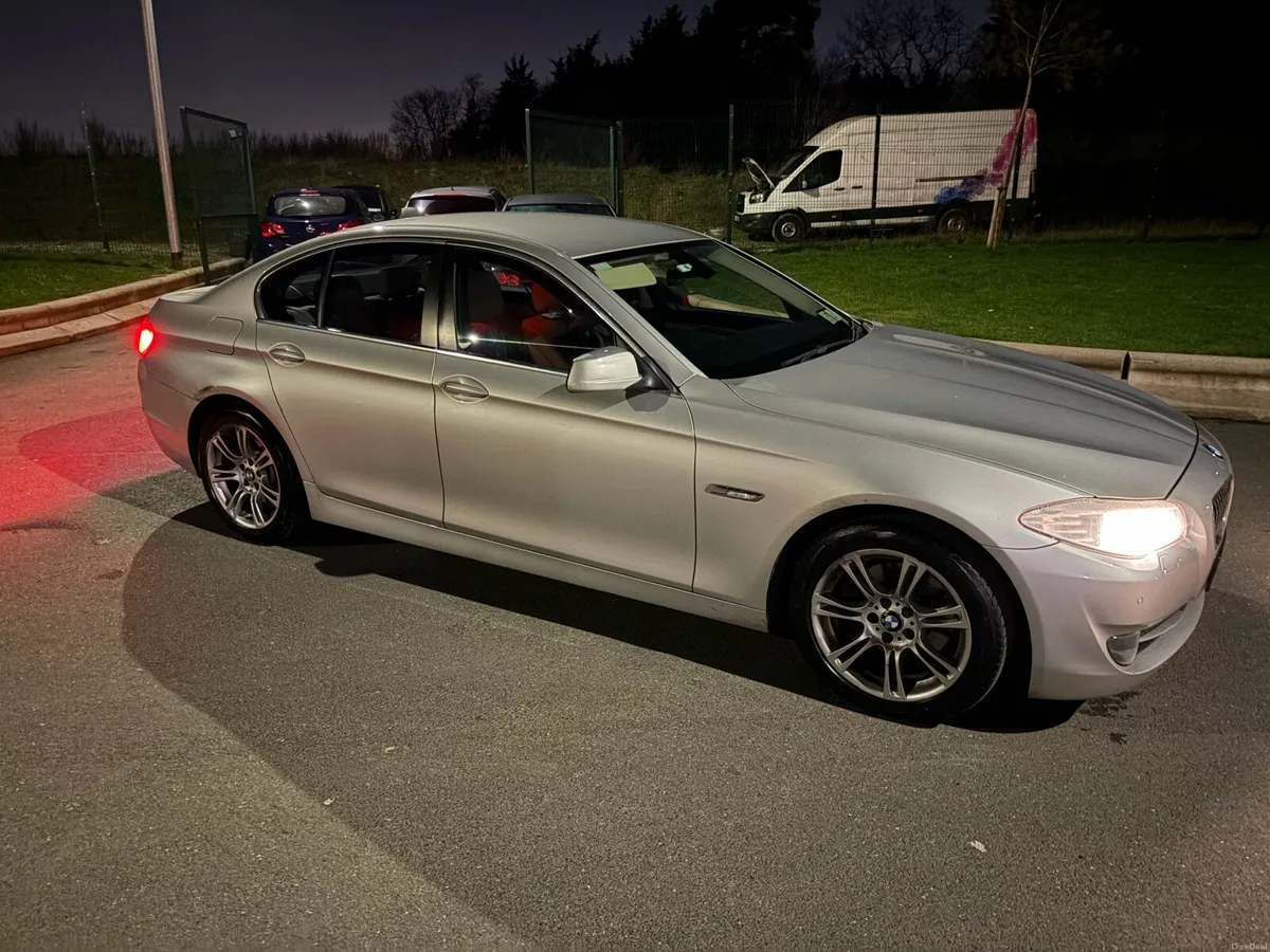 2011 f10 520d automatic - Image 1