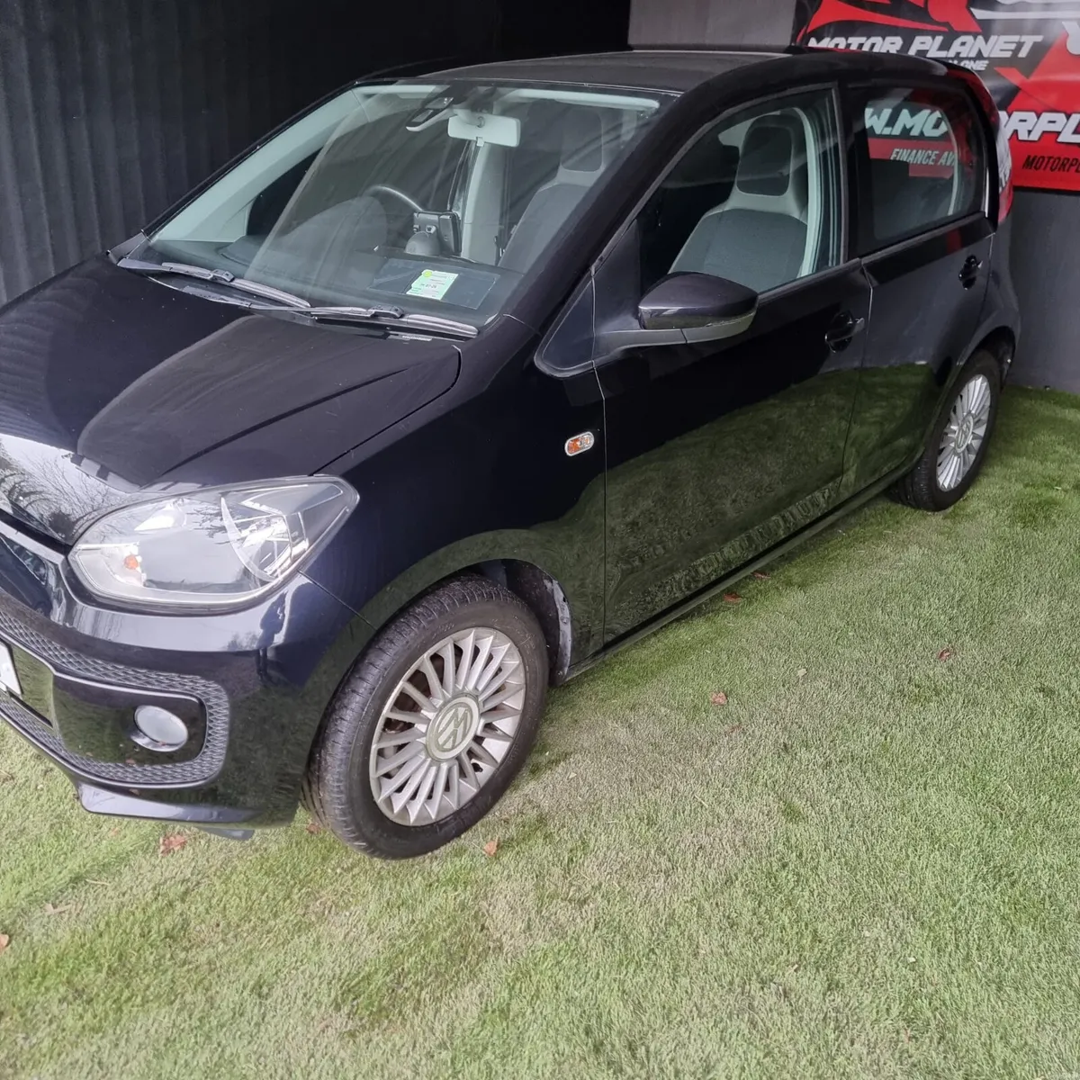 2014 Volkswagen up 1.0 L Automatic - Image 3