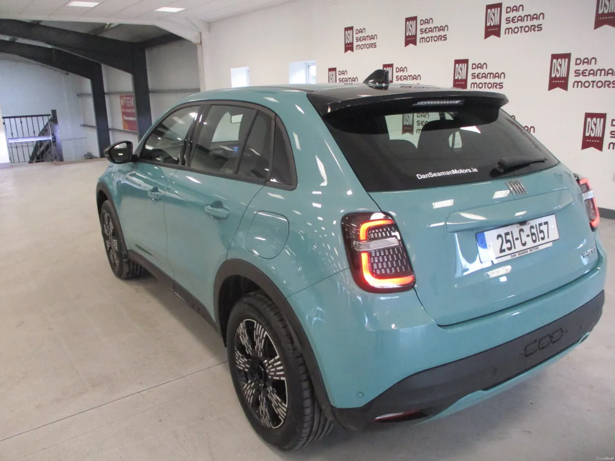 Fiat 600 DOLCHEVITA MHEV PETROL 2025 - Image 2