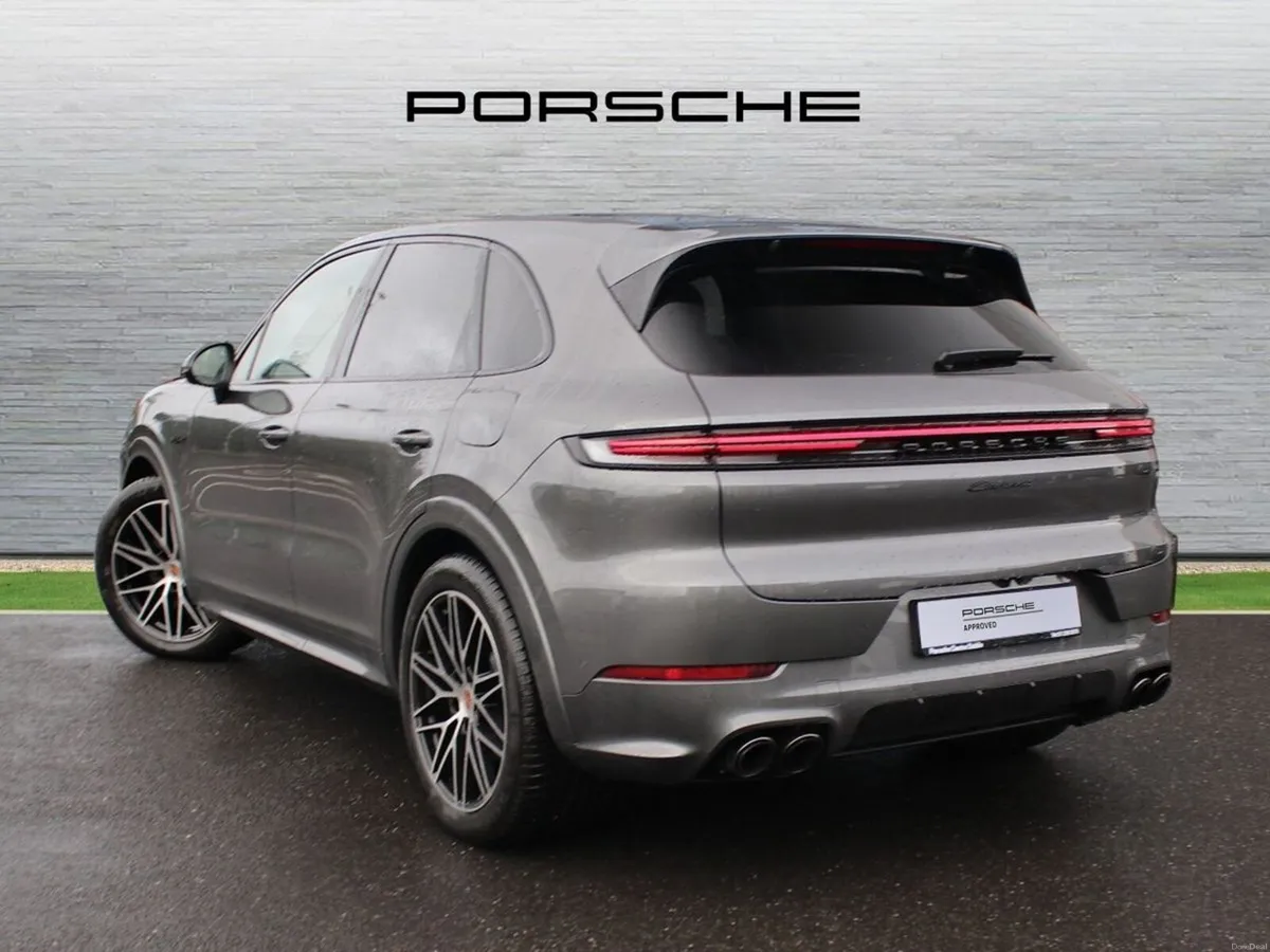 Porsche Cayenne E-Hybrid Black Edition (New) - Image 2