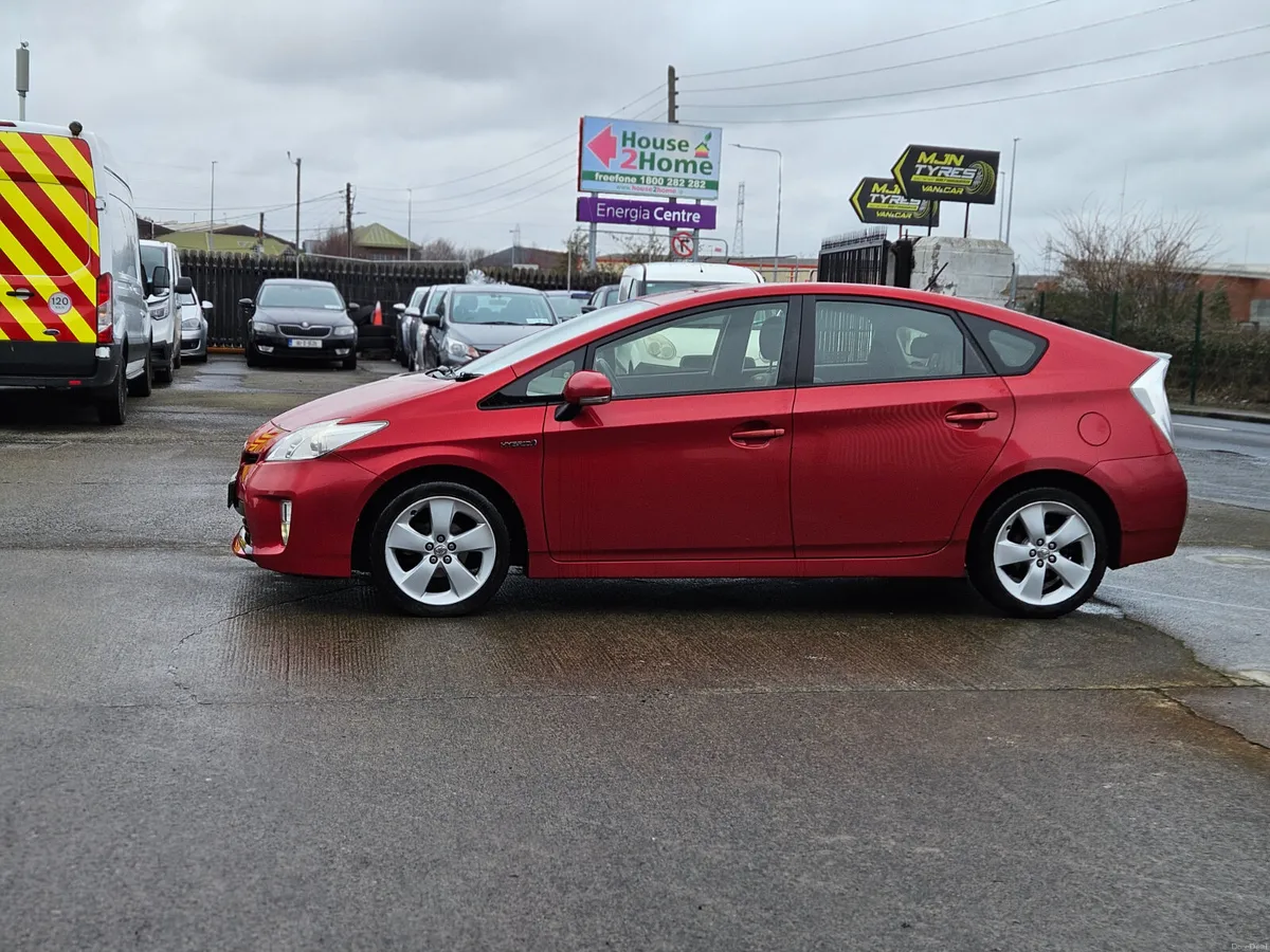 Toyota Prius 1.8 Hybrid - Image 4