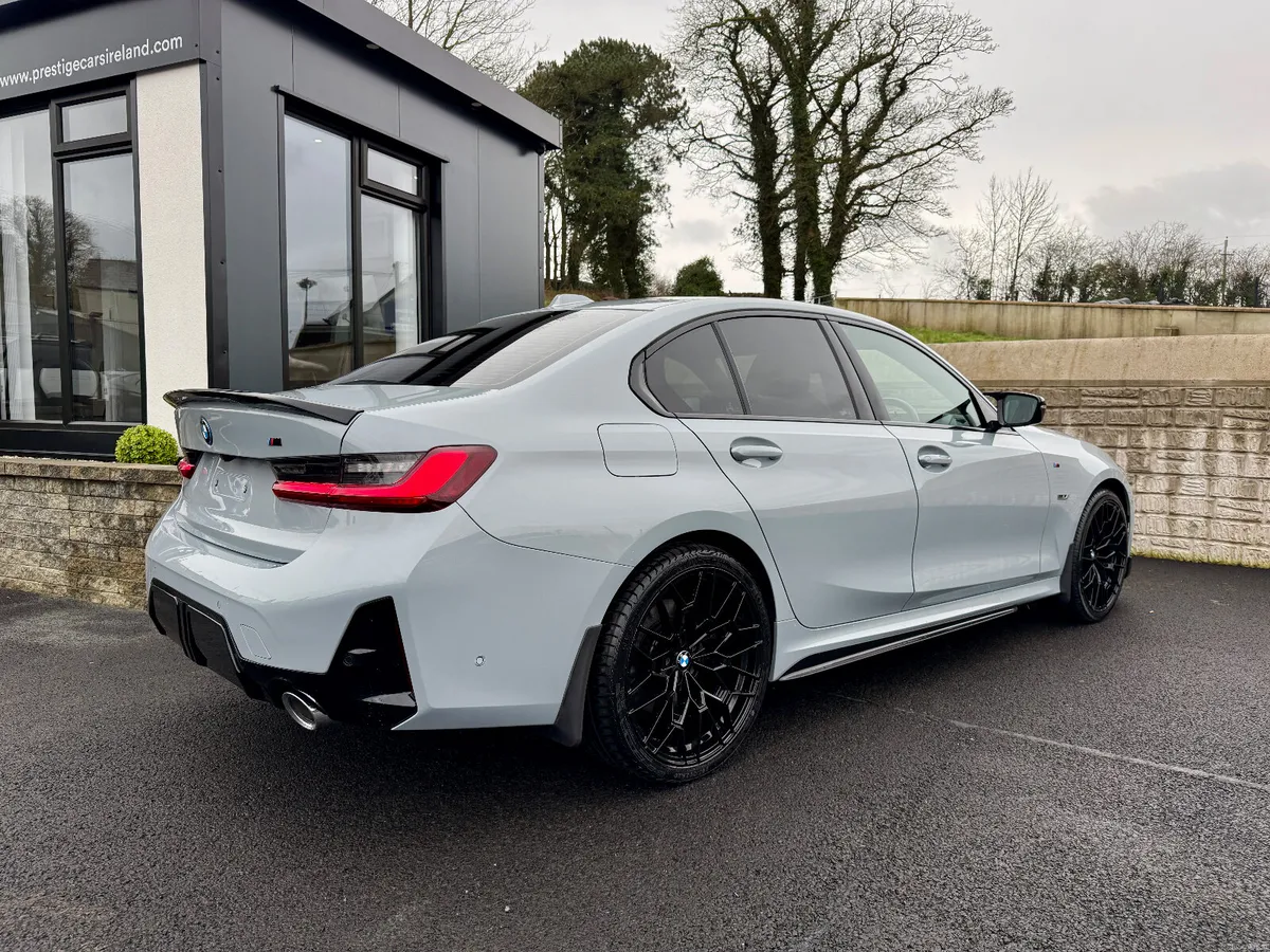 231 BMW 330E MSPORT AUTO,BROOKLYN GREY,LEATHER,KIT - Image 6