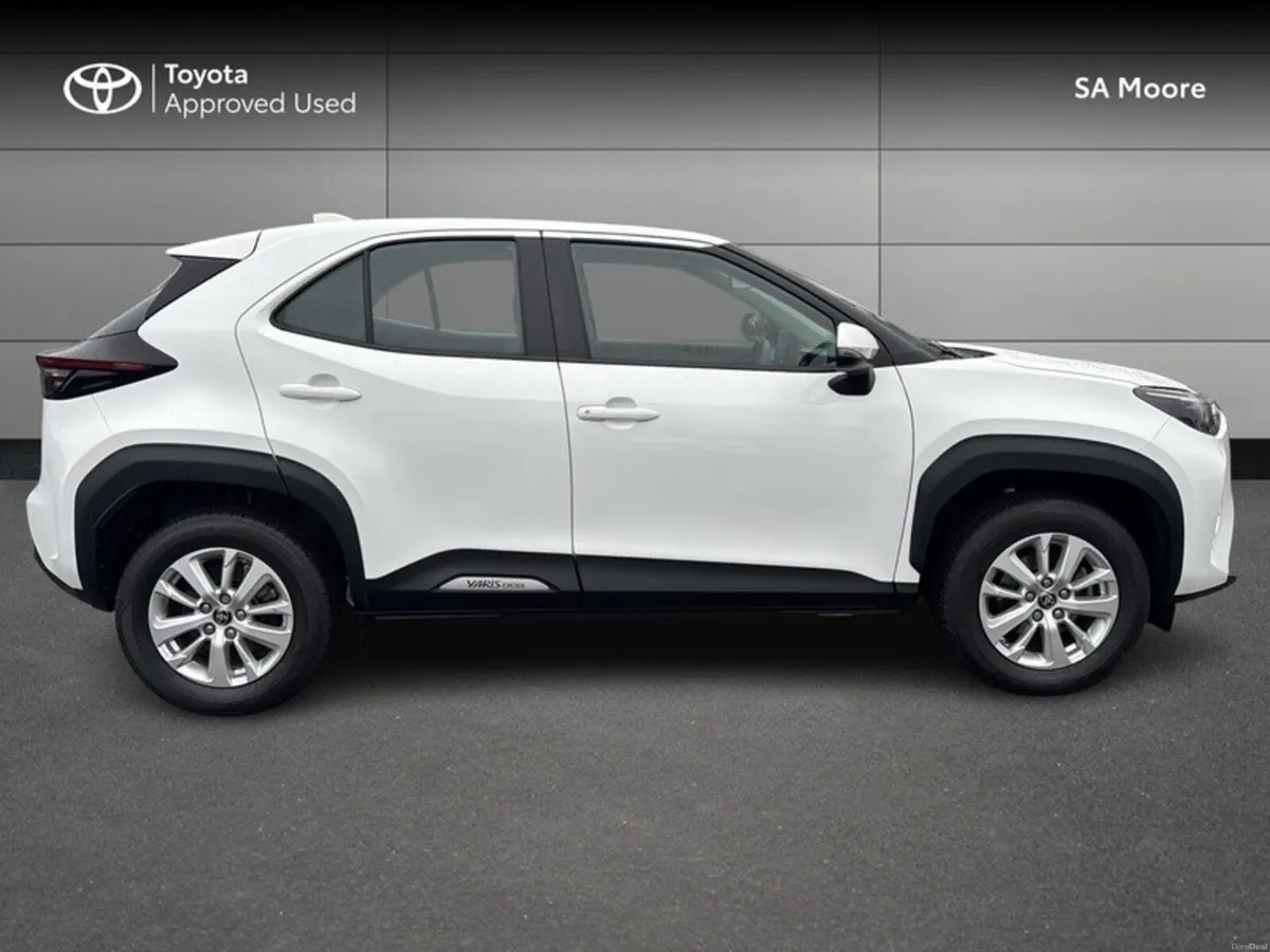 Toyota Yaris Cross HYBRID LUNA - Image 3