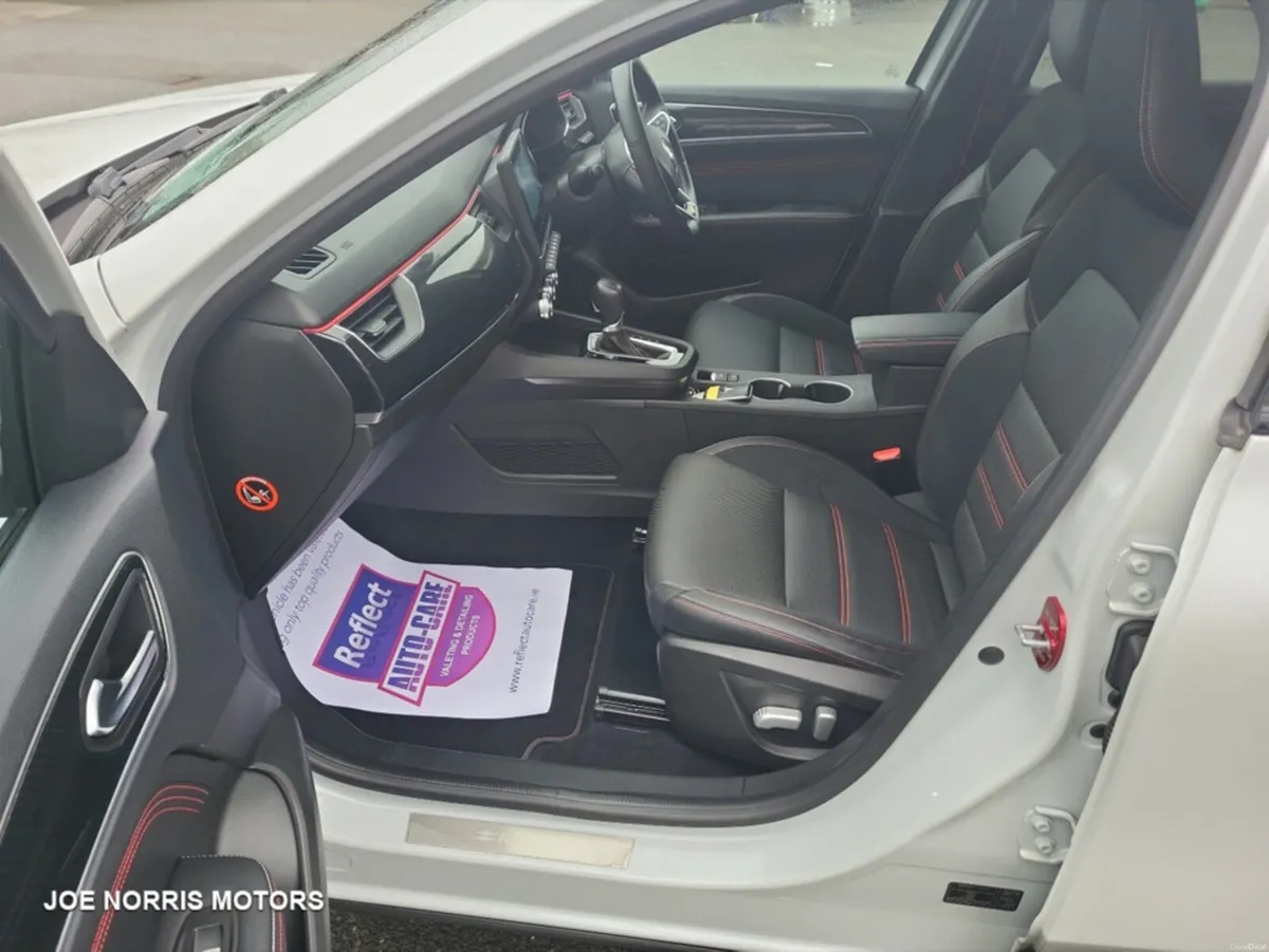 Renault Arkana 1.6 RS Line E-Tech Hybrid Automatic - Image 4