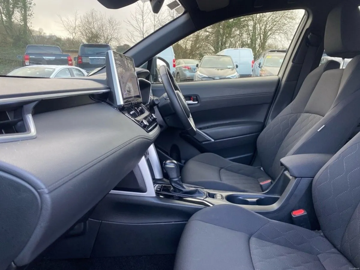 Toyota Corolla Cross CROSS LUNA SPORT 4DR A AUTO - Image 6