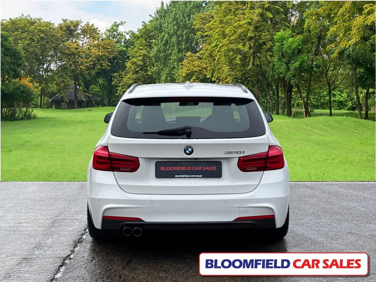 BMW 3-Series 320i MSPORT , AUTO // PRISTINE - Image 6