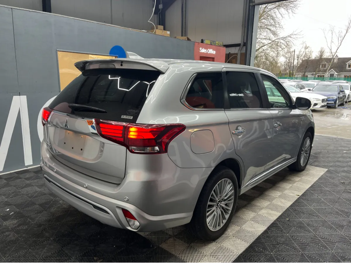 Mitsubishi Outlander 2018 MITSUBISHI OUTLANDER PHE - Image 2