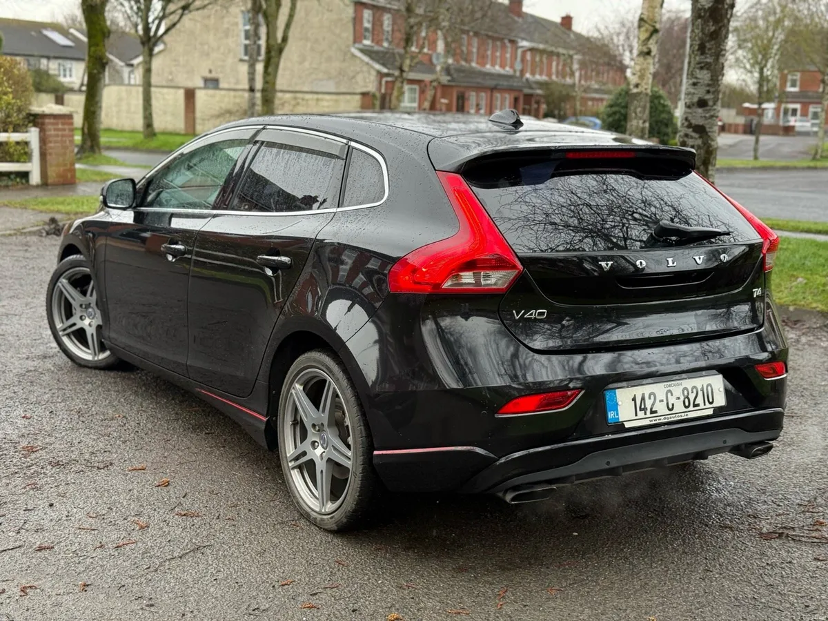 Volvo V40 T4 AUTO LOW KMS HIGH SPEC - Image 4