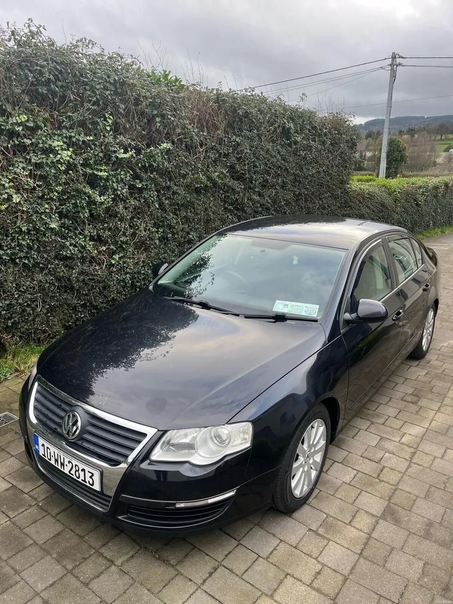 Volkswagen Passat - Image 1