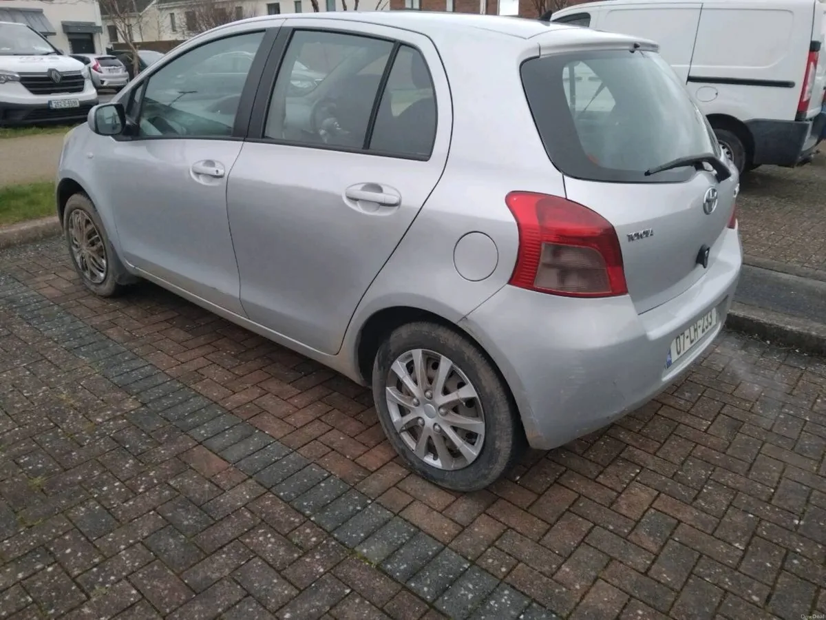 Toyota yaris 2007 - Image 2