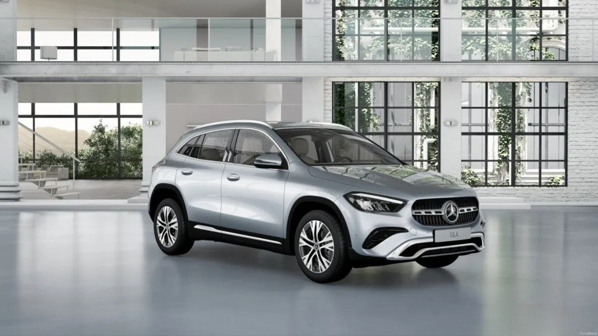 Mercedes-Benz GLA 180D Progressive Line Plus Compa - Image 1