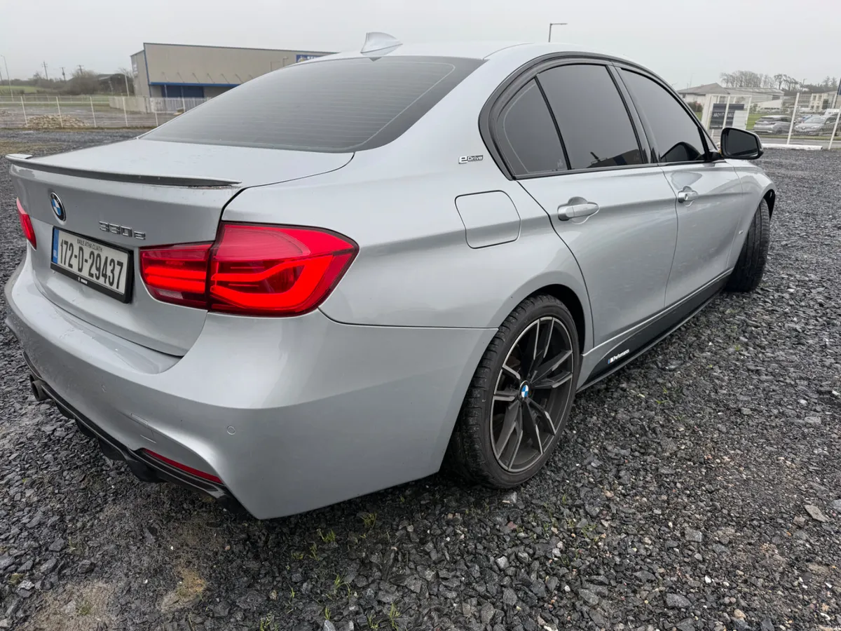 2017 BMW 3-Series 330e - Image 3
