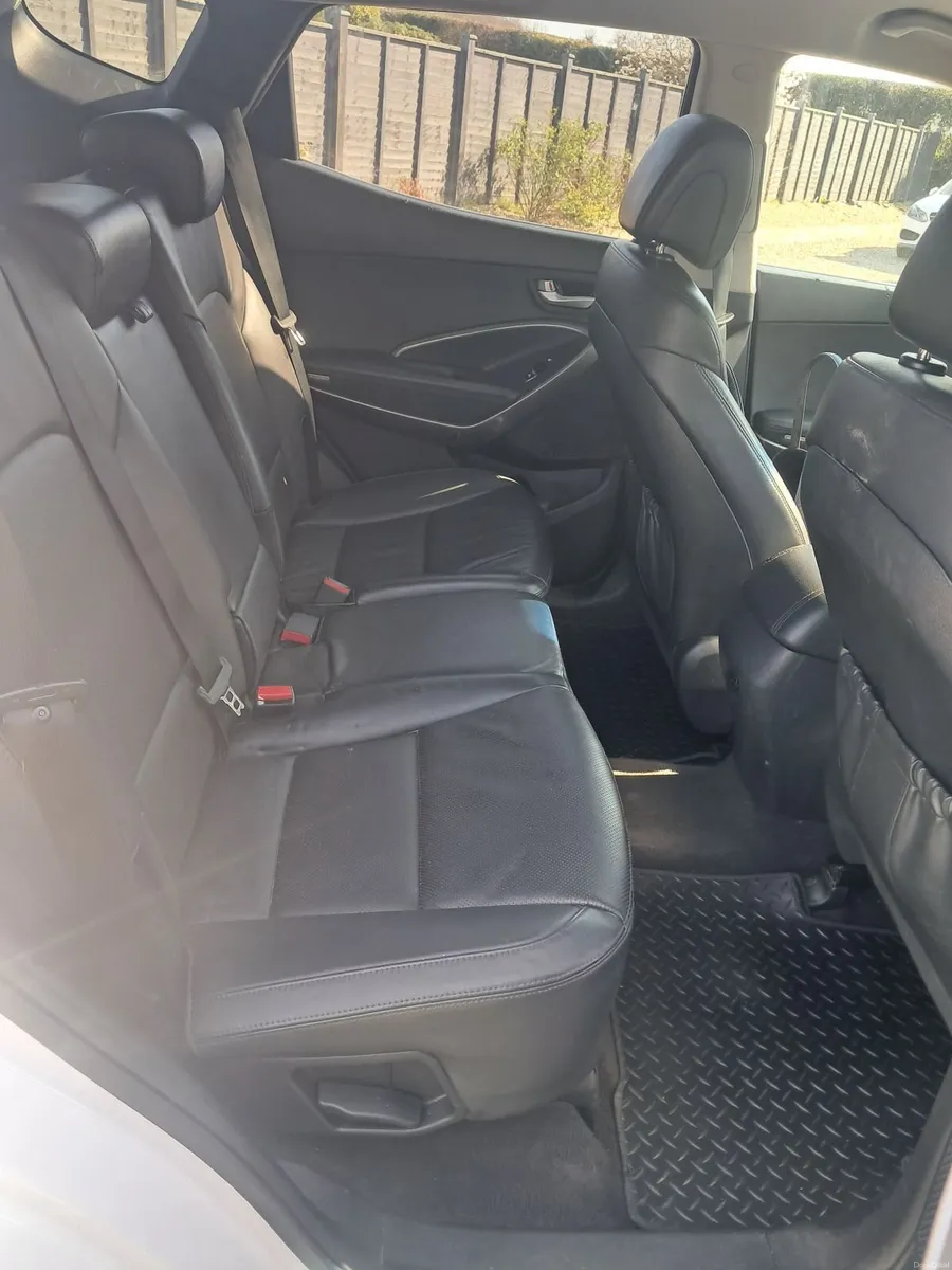Hyundai Santa Fe 2017 4WD 7SEATER - Image 3