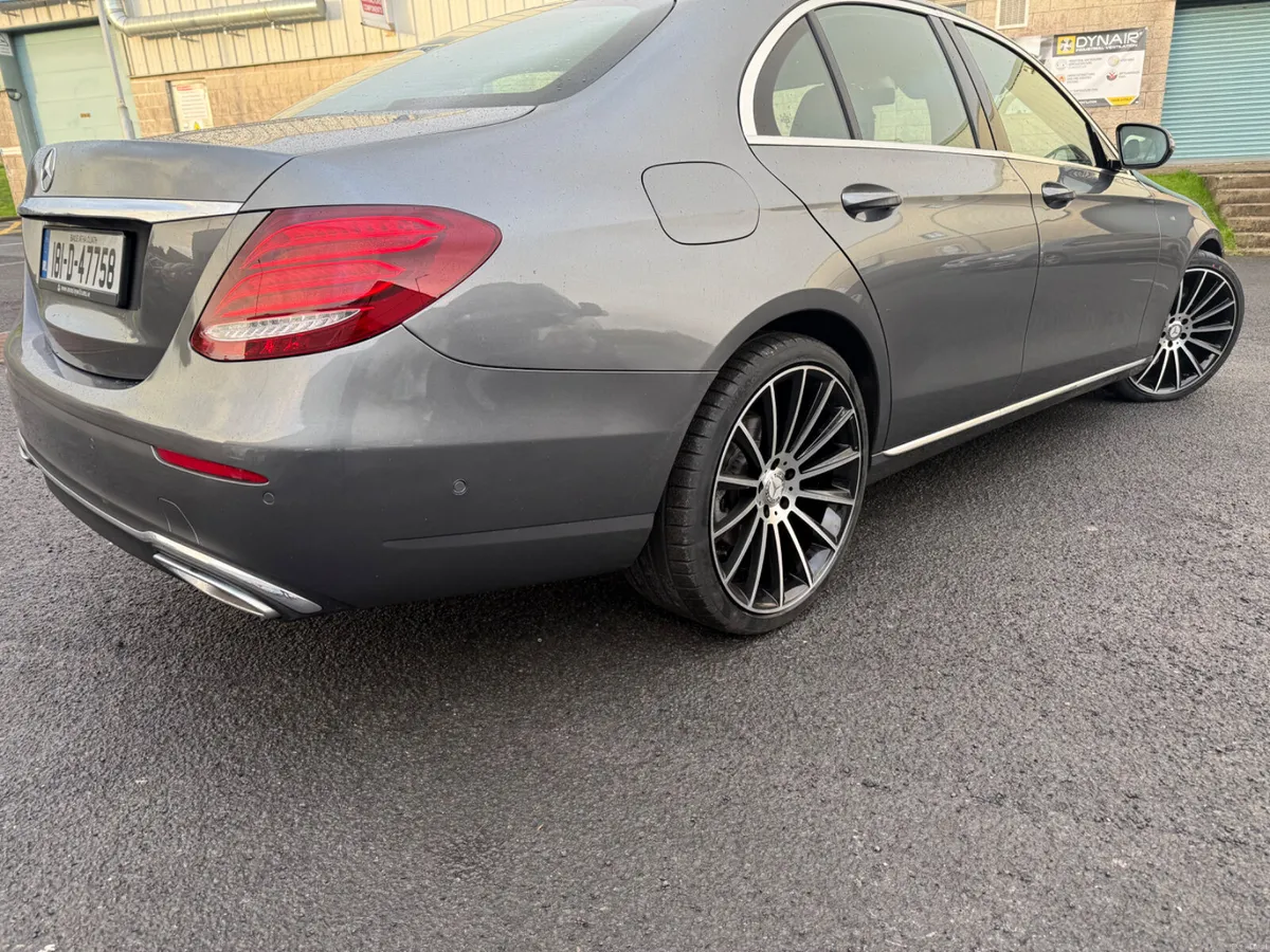 Mercedes-Benz E-Class 2018 - Image 2