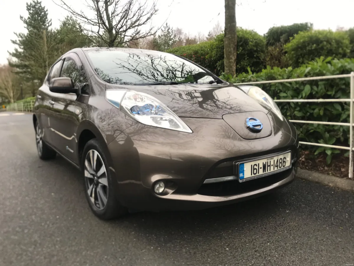 Nissan Leaf 2016 Electric Car Deluxe Edition - Image 4