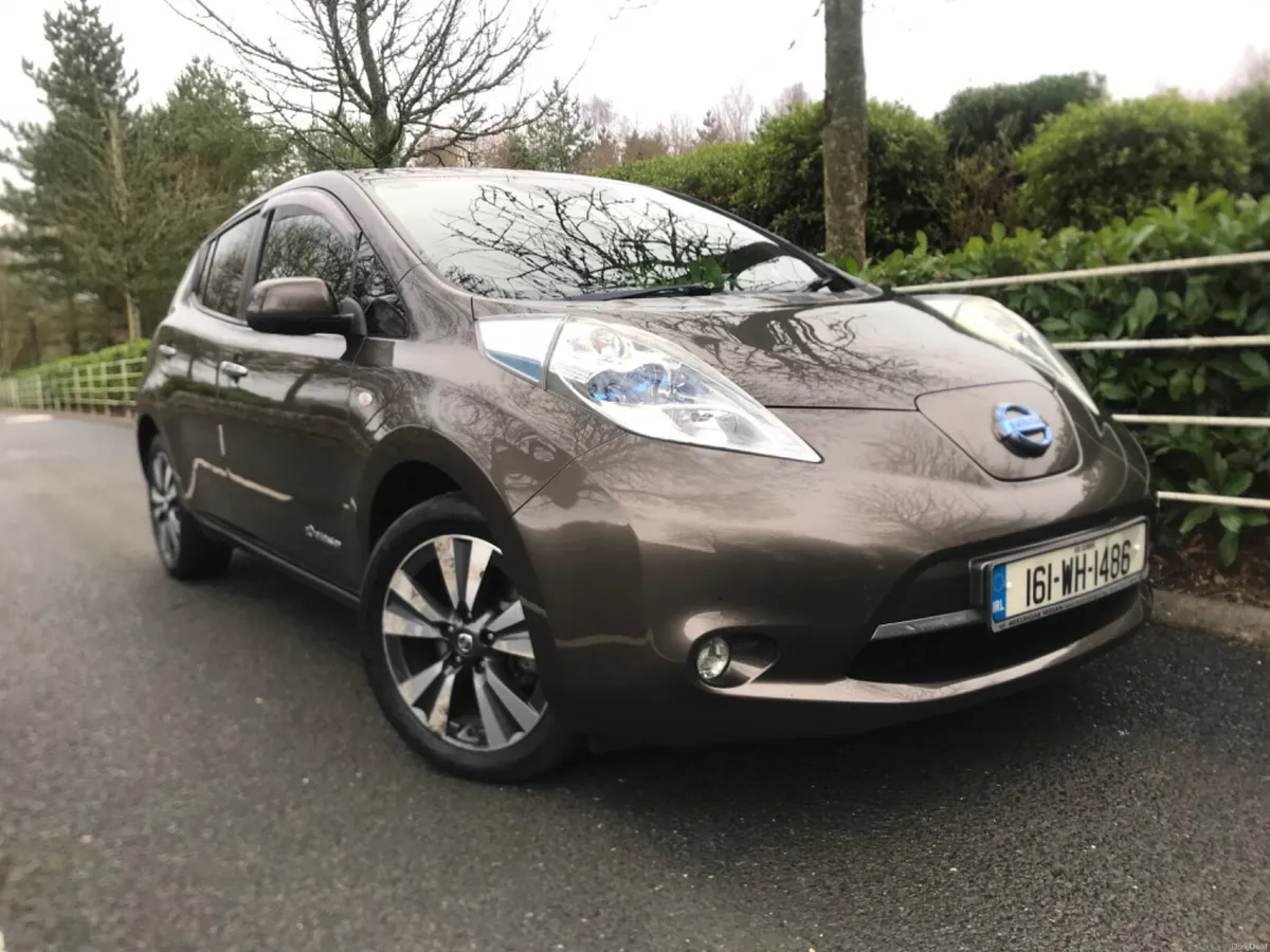 Nissan Leaf 2016 Electric Car Deluxe Edition - Image 3