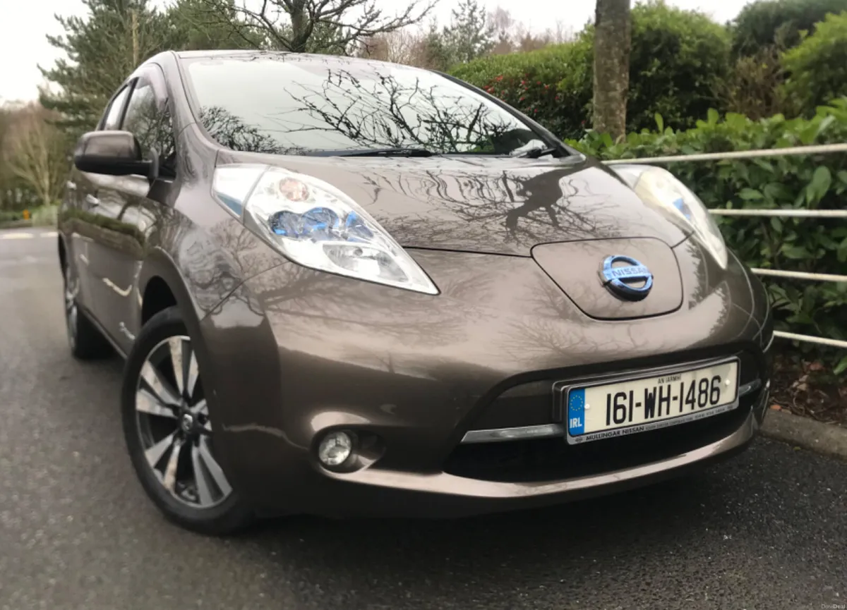 Nissan Leaf 2016 Electric Car Deluxe Edition - Image 1
