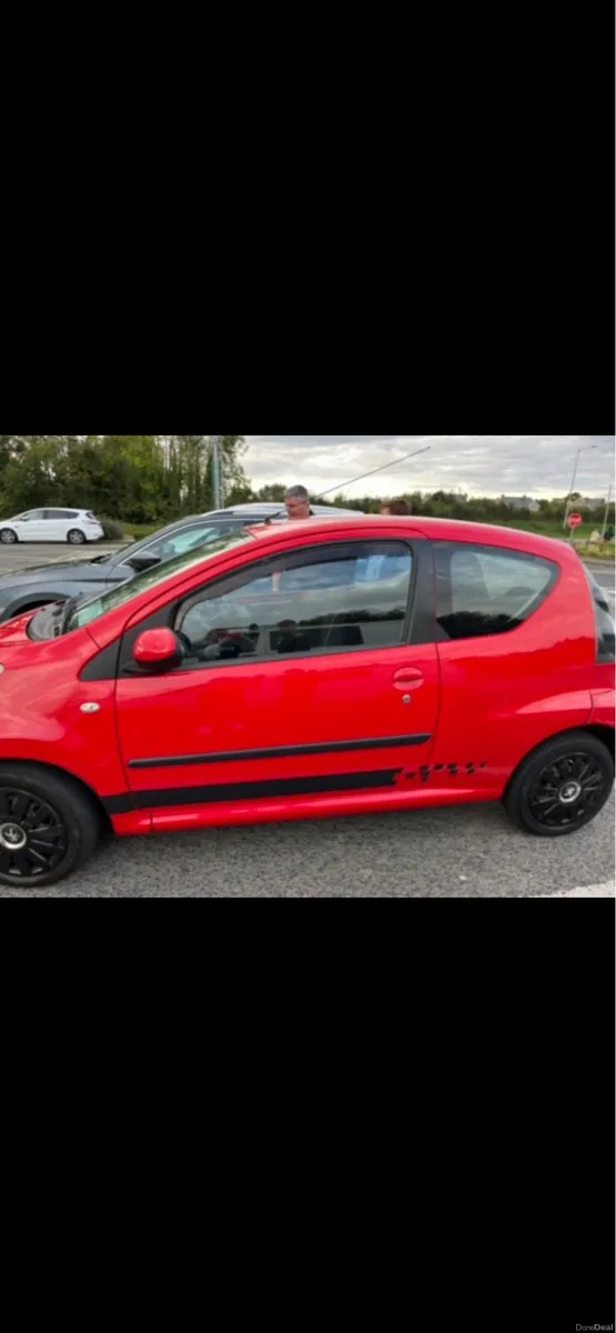 Peugeot 107 2010 - Image 2