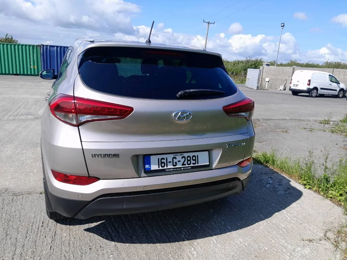 Hyundai Tucson 2016 *Well maintained* - Image 4