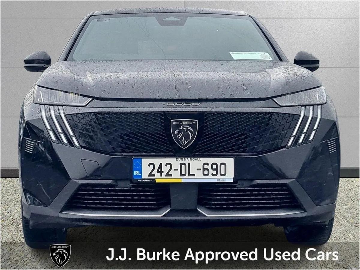 Peugeot 3008 1.2 MHEV PureTech 136bhp eDCS6 Allure - Image 2