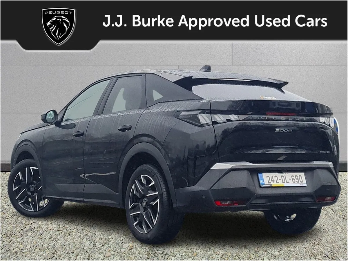 Peugeot 3008 1.2 MHEV PureTech 136bhp eDCS6 Allure - Image 4