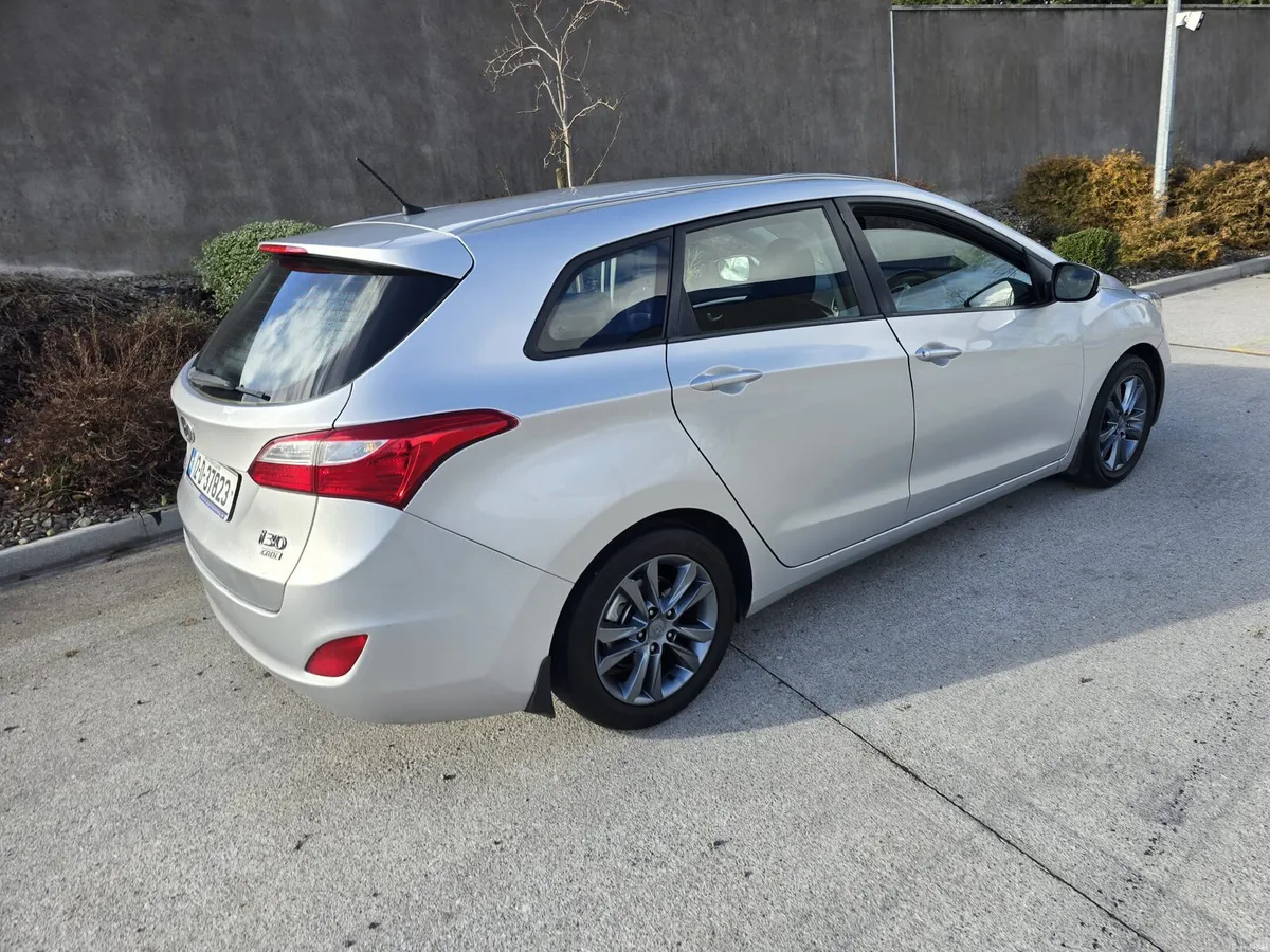 12 Hyundai I30 1.4crdi New Nct low milleage - Image 3