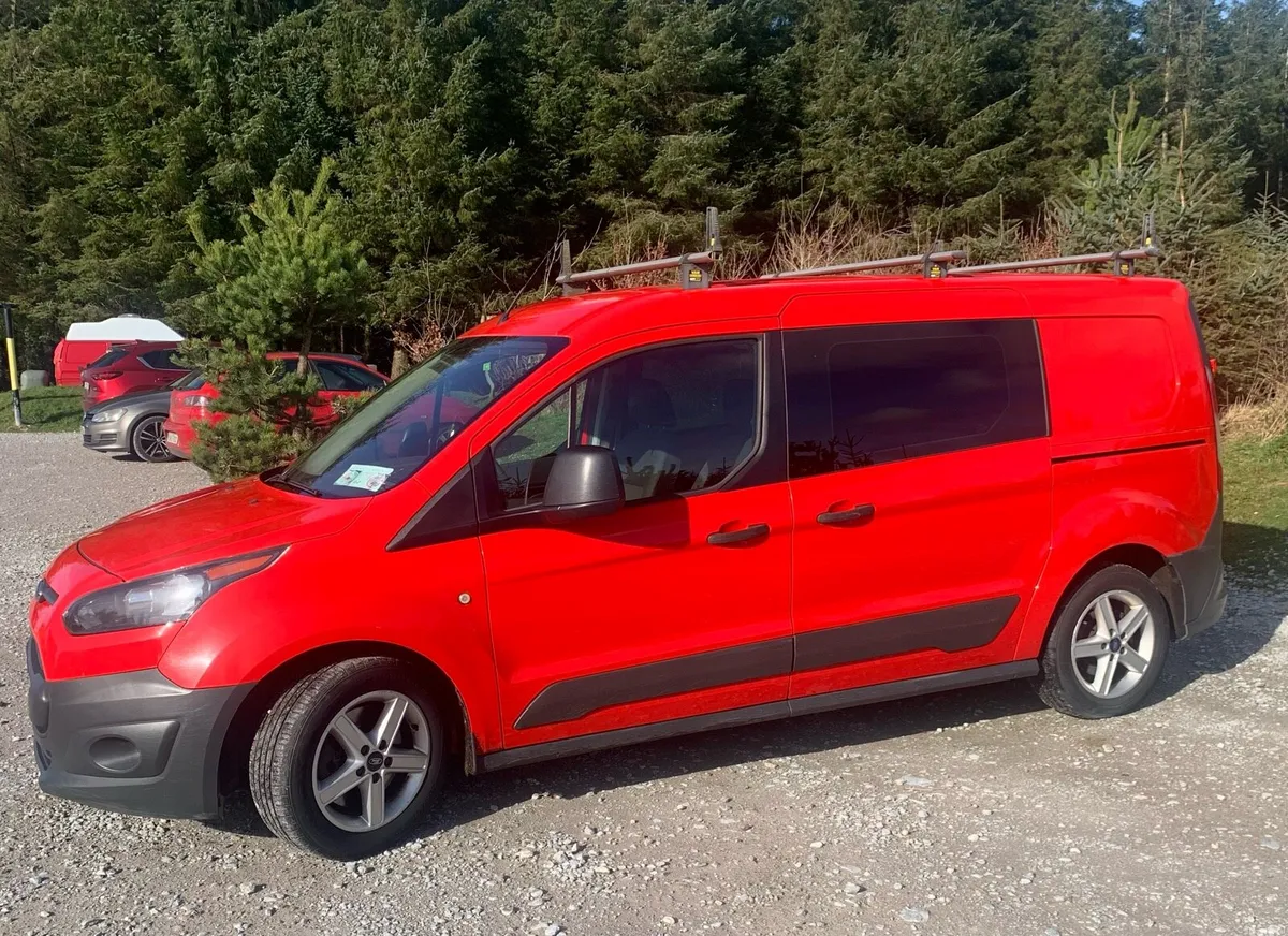 Ford Transit Connect crew cab van - Image 4