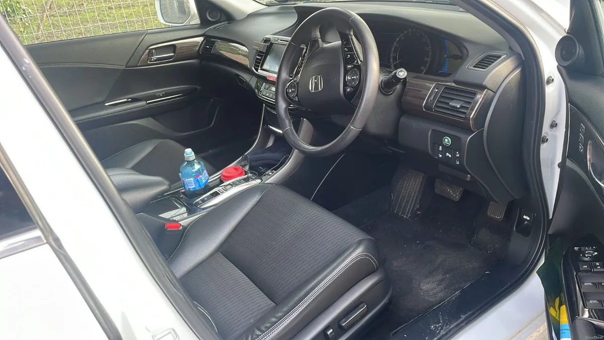 €10900 Honda Accord 2016 automatic.  Hybrid €10900 - Image 4