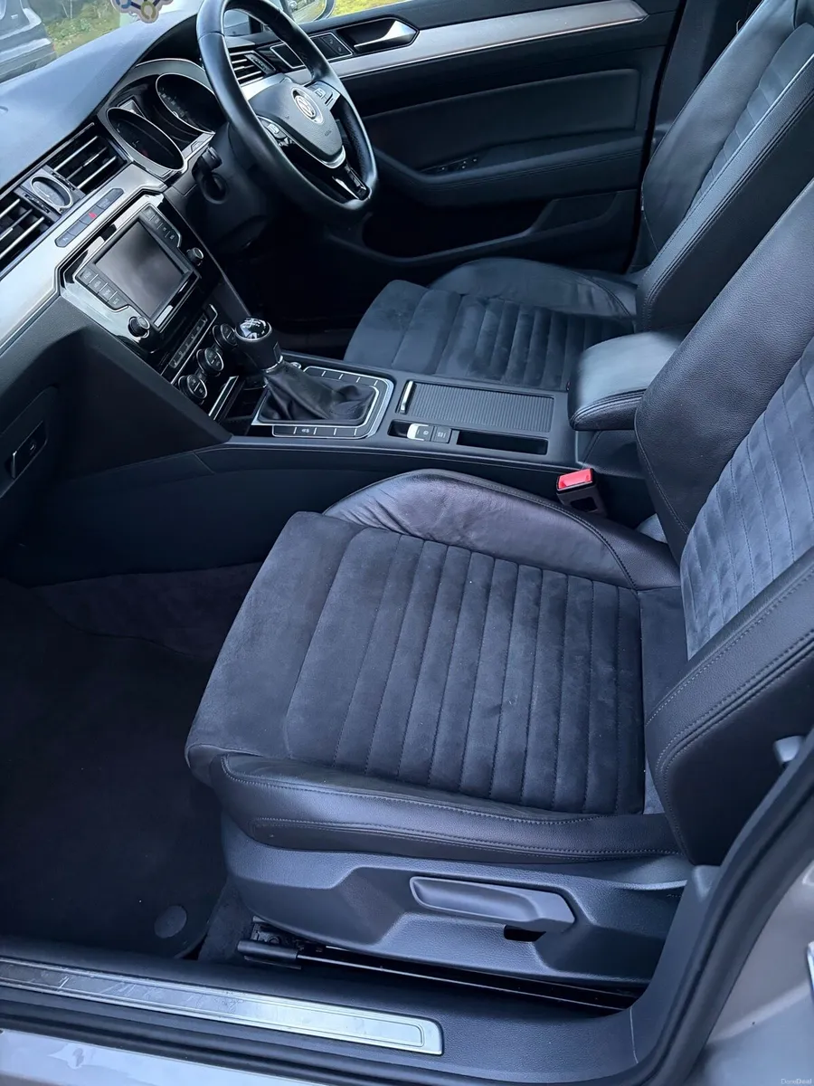 VW Passat - Image 4