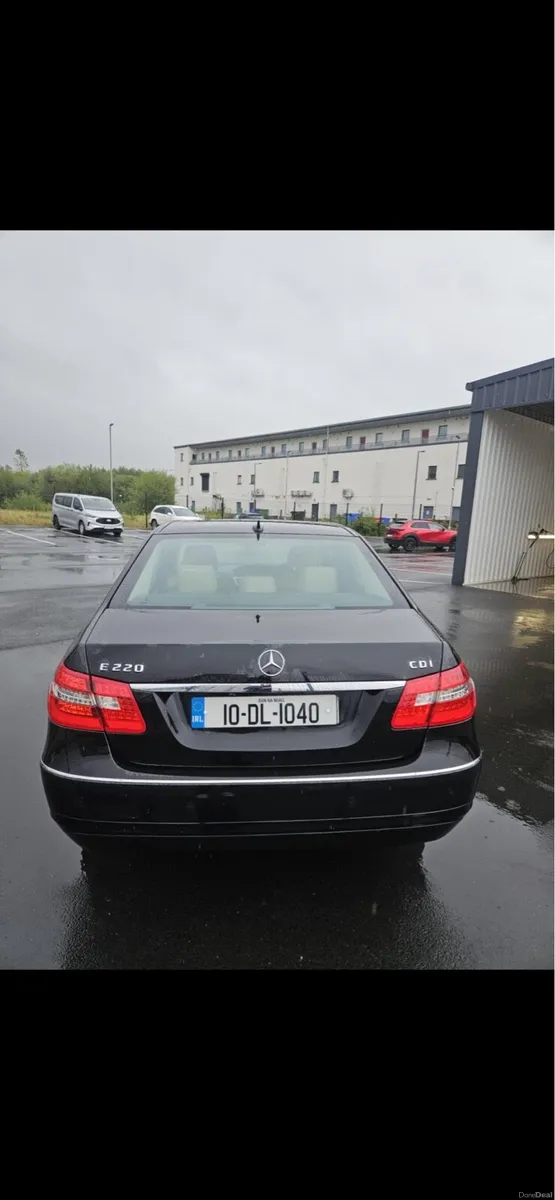 Mercedes E-class 220 2010 - Image 4