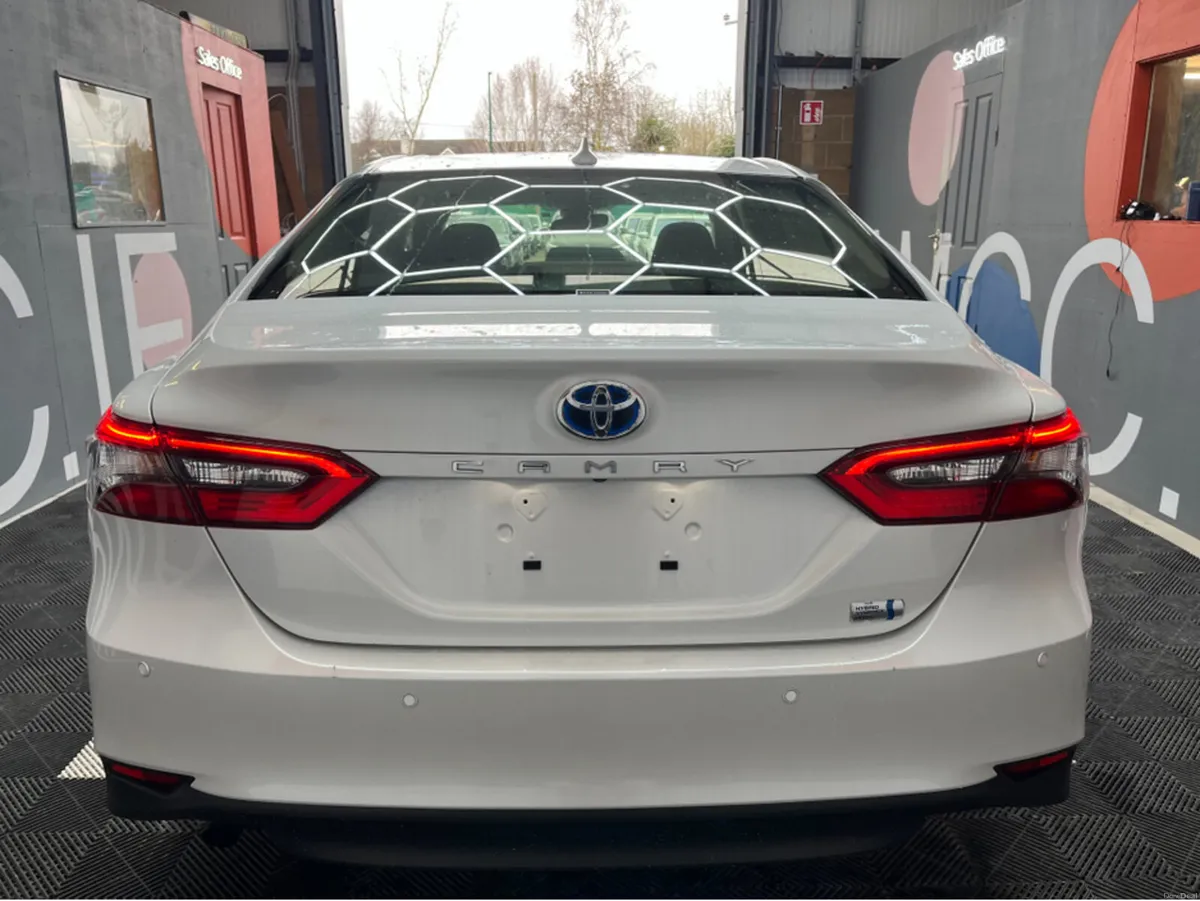 Toyota Camry €36950! 2023 TOYOTA CAMRY X 2.5 AUTOM - Image 3