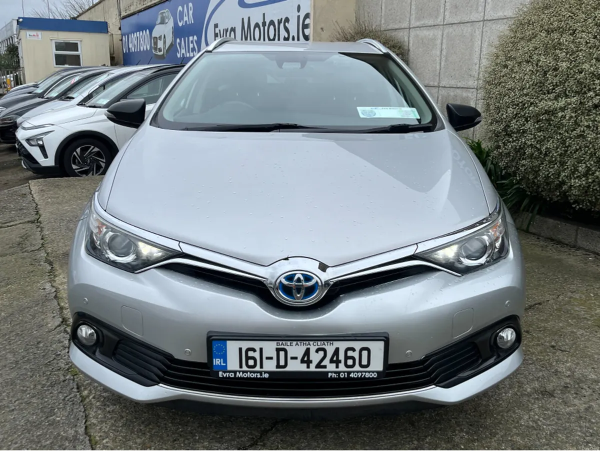 Toyota Auris ESTATE LUNA SPORT AUTOMATIC HYBRID 1. - Image 2