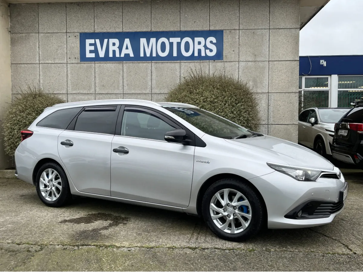 Toyota Auris ESTATE LUNA SPORT AUTOMATIC HYBRID 1. - Image 3