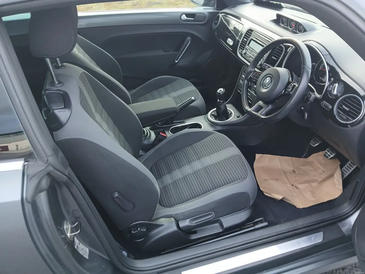 Volkswagen Beetle 2013 2,0 sport  140 hp - Image 5