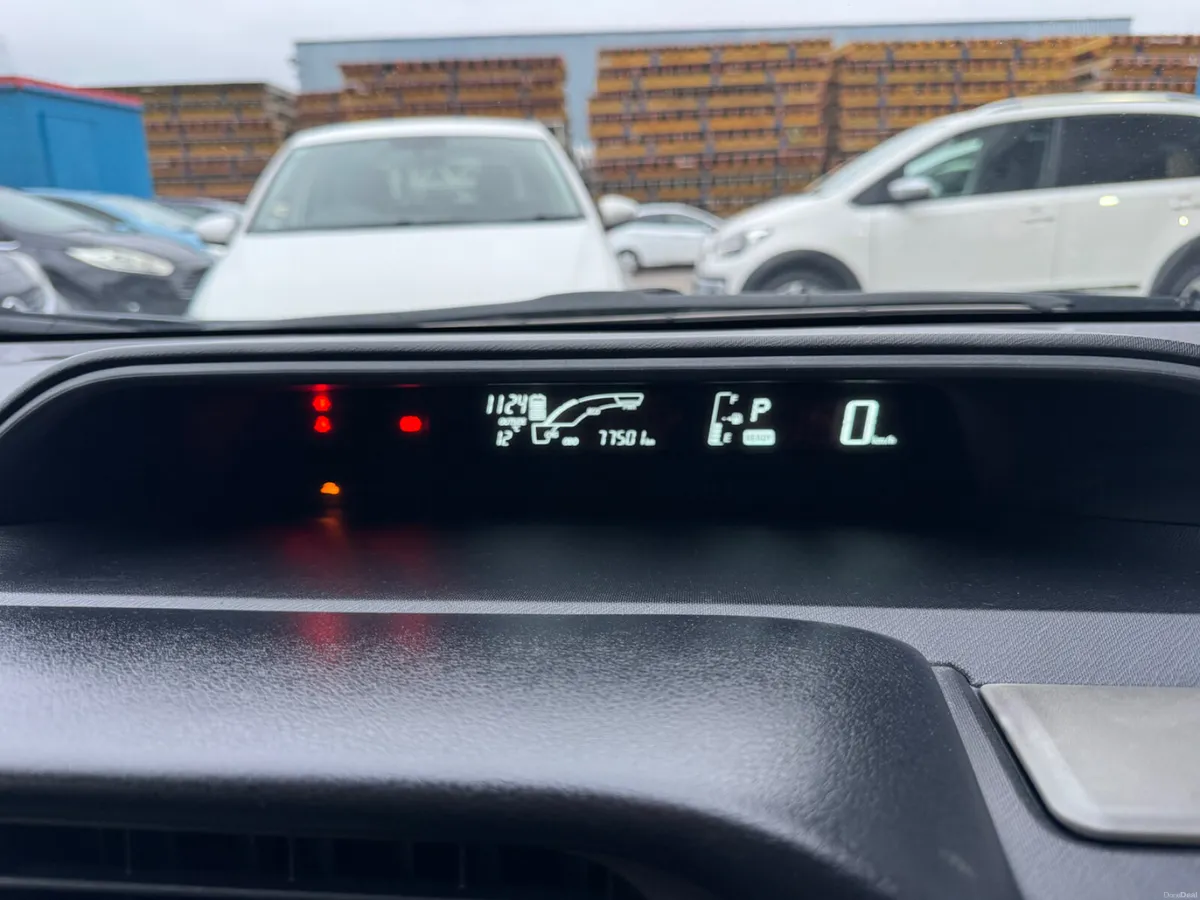 2017 Toyota aqua Hybrid Automatic - Image 3